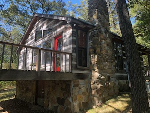 red door cabin